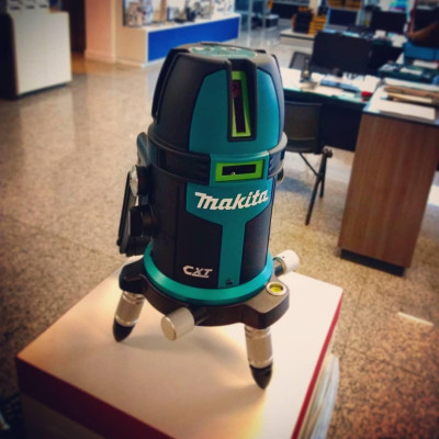 MÁY CÂN MỰC LASER 3 TIA XANH DÙNG PIN 12V 515 NM MAKITA SK312GDZ (KHÔNG KÈM PIN VÀ ĐẾ SẠC) - HÀNG CHÍNH HÃNG