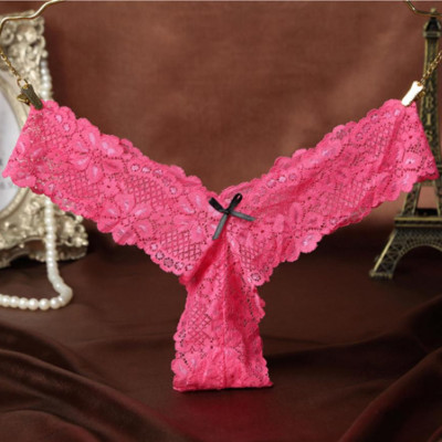Quần lót lọt khe tam giác - hồng
