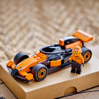 Đồ Chơi Lắp Ráp Lắp Ráp Xe Đua F1 - F1 Driver With McLaren Race Car - Lego City 60442 (86 Mảnh Ghép)