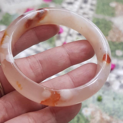 Vòng tay Nữ Bản Hẹ Đá Mã Não Bông Vàng trắng đều đẹp Vòng Ni 52mm x cao 13,5mm x dầy 4mm Nữ 50kg - 52kg đeo xinh đẹp ạ