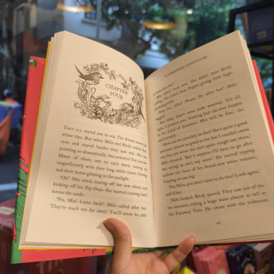 Sách - A Christmas Adventure: The Magic Faraway Tree by Jacqueline Wilson | Christmas Childrens Book