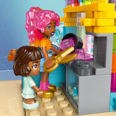 LEGO FRIENDS 42649 Đồ Chơi Lắp Ráp Cửa Hàng Kẹo Ngọt Thành Phố Heartlake (376 Chi Tiết)