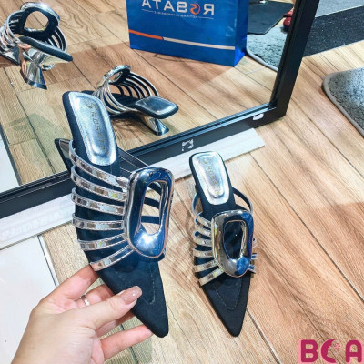 [SANG TRỌNG - CÁ TÍNH]  Sandal Nữ Đẹp Với Đế Xuồng Cao 5 Phân RO738 ROSATA Da Nhung Êm Ai, Quai Bóng Nổi Bậc