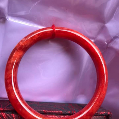 CHIẾC VÒNG SIZE 60MM TO ĐÁ CẨM THẠCH ĐỎ ĐẸP MÀU ĐỎ CAM TƯƠI BÓNG ĐẸP  HỢP MỆNH HỎA THỔ 58KG ĐẾN 69KG