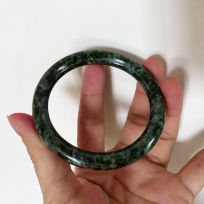 Vòng tay đá tự nhiên (ngọc thật) của Việt Nam nhiều size, nhiều màu cho mệnh Kim, Mộc, Thủy, Hỏa, Thổ