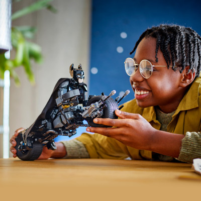 LEGO SUPERHEROES 76273 Đồ Chơi Lắp Ráp Mô Hình Người Dơi Và Siêu Xe Batpod (713 chi tiết)