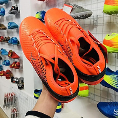 Combo 2 chiếc giày thể thao bóng đá phủi cao cấp nhất năm 