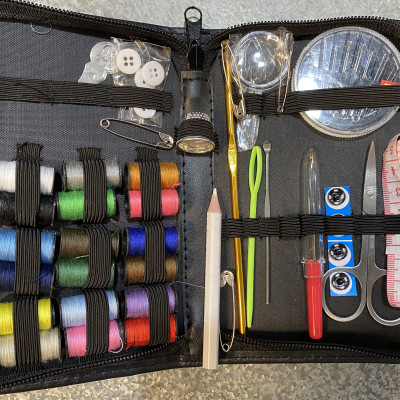 Bộ Kim Chỉ May Vá Quần Áo Xách Tay Mini 58 Món Tiện Lợi Kèm Bao Da Cao Cấp-Hàng Chính Hãng