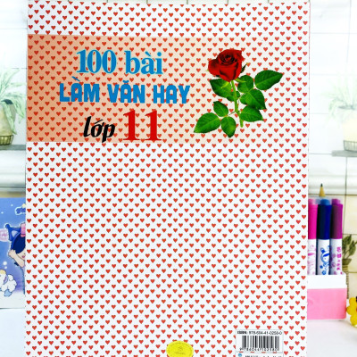 Sách - 100 Bài Làm Văn Hay Lớp 11 - Biên Soạn Theo Chương Trình GDPT Mới - ndbooks