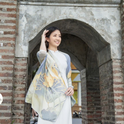 Khăn Lụa in Sen Vàng SenSilk KLDI01 - 100% Mulberry Silk Printed Scarf - Quà Tặng Việt Nam