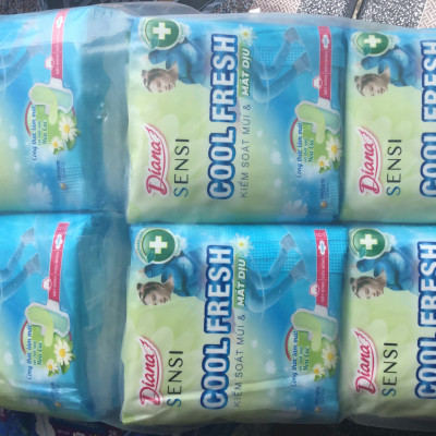 Combo 6 Gói Băng Vệ Sinh Diana Sensi Cool Fresh Chiết Xuất Hoa Cúc Mát Diệu Siêu Mỏng Cánh 8 Miếng/Gói- Date luôn mới