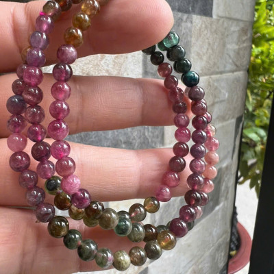 Vòng Chuỗi Nữ Đá tourmaline quấn 3 vòng size hạt 4mm nhiều màu đa sắc Chị Em Nữ đeo tay rất xinh đẹp may mắn tốt cho công việc cuộc sống ạ