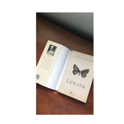 Combo 2 cuốn sách: Lolita + Hoa Vẫn Nở Mỗi Ngày