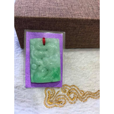 Mặt dây chuyền HCN hình Rồng Lượn cẩm thạch tự nhiên xanh ngọc nhẹ lên mặt dây chuyền đeo đẹp lắm luôn nè dài 33,8mm x ngang 23,5mm x dầy 7,7mm ạ