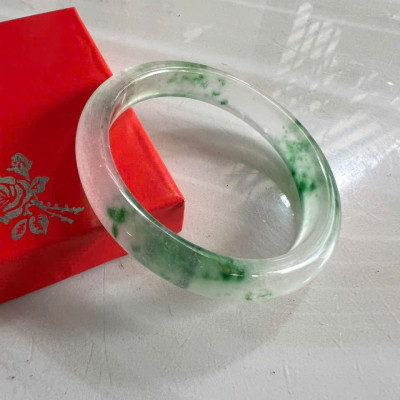 Vòng Tay Nữ Bản Hẹ Đá Mã Não DuLong Trắng Xanh Rong Biển 3 bên cân xứng Trong Bóng Đẹp Ni 56mm Cao 10mm Dầy 7mm Món quà tặng Nữ 53kg - 58kg đeo tay xinh rẻ đẹp ý nghĩa ạ