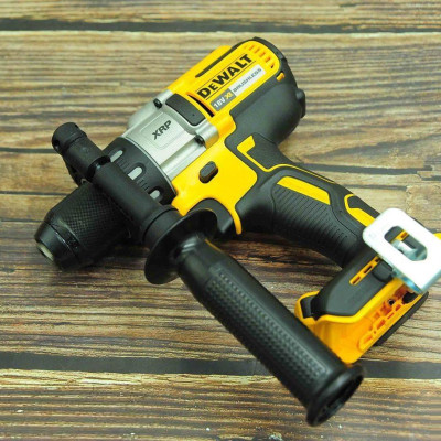 MÁY KHOAN PIN CẦM TAY 18V DEWALT DCD991P2- HÀNG CHÍNH HÃNG