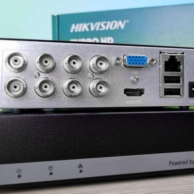 Đầu ghi hình HIKVISION Hybrid TVI-IP 8 kênh DS-E08HGHI-D phân tích người và xe chống báo động giả. ,.-Hàng chính hãng