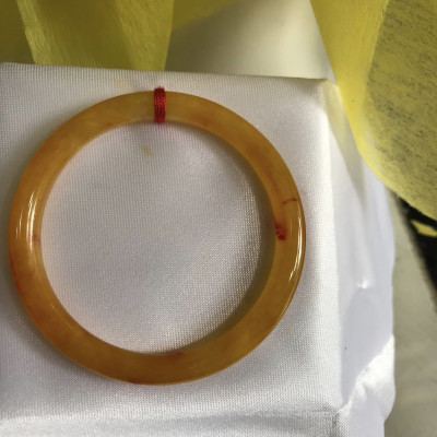 Vòng tay nữ đá Cẩm thạch Vàng tươi 49mm x cọng 6mm hợp Nữ mệnh Kim, mệnh Thổ, mệnh Thuỷ 40kg - 49kg món quà ý nghĩa dành cho các chị em nữ đeo tươi đẹp xinh màu vàng tươi may mắn cả năm ạ