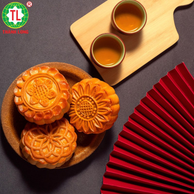 Hộp Bánh Trung Thu 2 bánh 1 trứng 150g - Combo Super A1 - Thành Long (300g) - VIỆT NAM