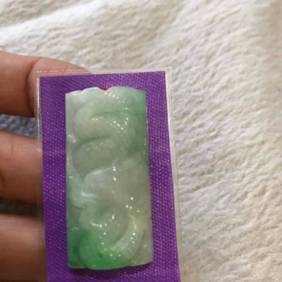 MẶT DÂY CHUYỀN TRẠM RỒNG KIỂU MỚI NAM ĐEO  HÌNH ỐNG DÀI ĐÁ CẨM THẠCH TỰ NHIÊN MÀU TRẮNG XANH NHẸ dài 38,5mm x ngang 18,7mm