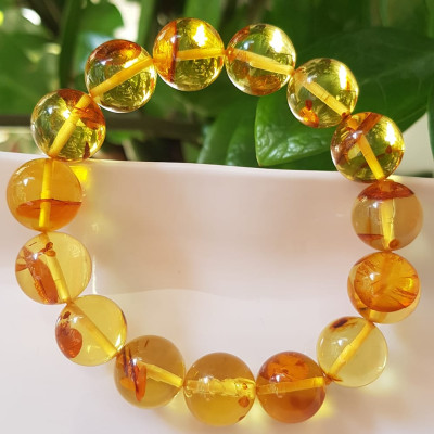 Vòng Hổ Phách tự nhiên Size Nam 14,5mm Vòng Vip cao cấp sịn hiếm quá đẹp xuất sắc 14,5mm Đá Hổ Phách Màu Vàng Anh trong bắt ánh sáng ánh lên quá đẹp đẳng cấp sang luôn Vòng chuẩn hợp Nam mệnh Kim mệnh Thổ mệnh Thủy đeo ạ