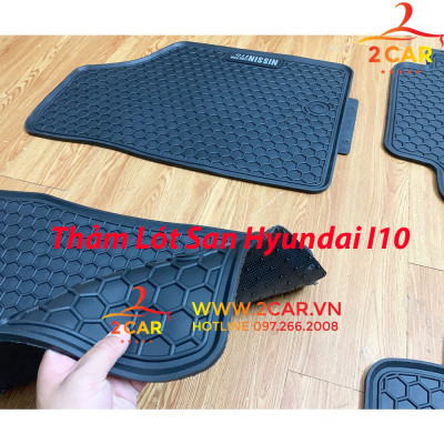 Thảm sàn, lót sàn xe HYUNDAI I10 chất liệu cao su đúc, không mùi, không thấm nước – Mẫu Nissin chữ trắng