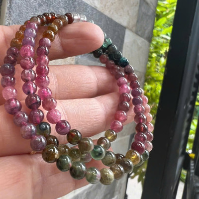 Vòng Chuỗi Nữ Đá tourmaline quấn 3 vòng size hạt 4mm nhiều màu đa sắc Chị Em Nữ đeo tay rất xinh đẹp may mắn tốt cho công việc cuộc sống ạ