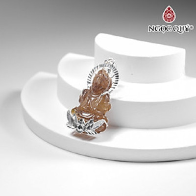 Mặt dây chuyền phật bà thạch anh tóc đỏ cam bọc bạc 38x21mm mệnh hỏa, thổ - Ngọc Quý Gemstones