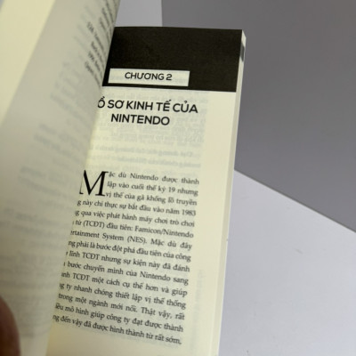 CUỘC CHƠI QUYỀN LỰC VÀ SỰ XÂM NHẬP CỦA THẾ GIỚI ẢO  - Những Gã Khổng Lồ Truyền Thông Qua Góc Nhìn Kinh Tế Chính Trị - Randy Nichols - Nguyễn Tiến Hòa dịch - Lyceum - NXB Đà Nẵng