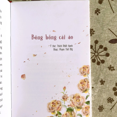 Bông Hồng Cài Áo - Thiền sư Thích Nhất Hạnh (Bìa cứng)