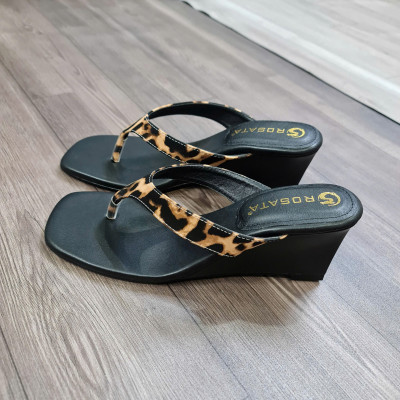 Dép nữ xỏ ngón, quai xuôi, đế xuồng ROSATA RO737 - 7p - Đen - BKSTORE