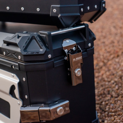 Thùng nhôm bên hông xe máy LS2