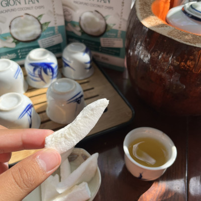 Dừa sáp sấy giòn cao cấp VICOSAP ít đường đồ ăn vặt healthy đặc sản Trà Vinh hộp 25g