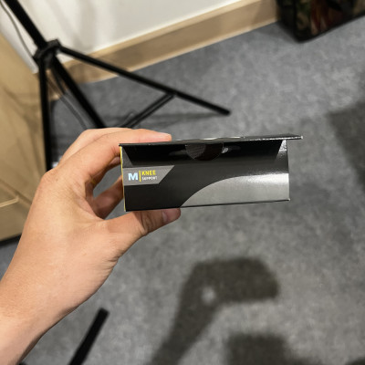 Băng bảo vệ đầu gối 3M Futuro 76587enr, dạng xỏ, size M, màu xám | Thương hiệu Mỹ