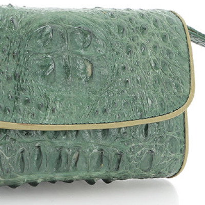 Ví nữ da cá sấu Huy Hoàng 3 gấp nguyên con màu xanh rêu HT3228