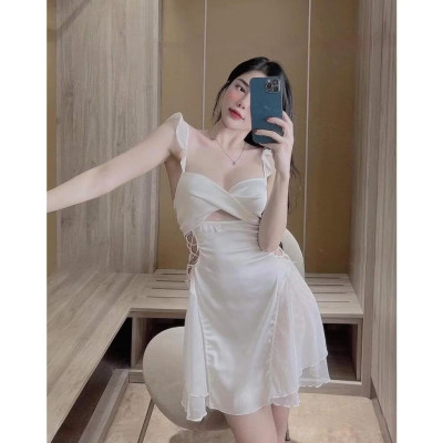 Váy Ngủ Lụa Quảng Châu Phối Ren Khoét Eo Xinh Xắn