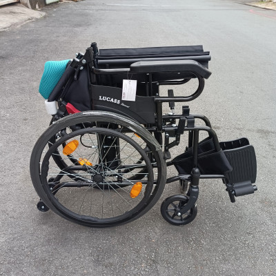 Xe lăn du lịch  Sắt Sơn Chống Lật Lucass X980L