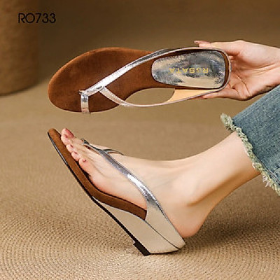 Dép nữ xỏ ngón, đế xuồng da lộn ROSATA RO733 - 3p - Bạc, Vàng - BKSTORE