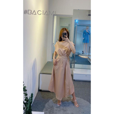 Baciami-Đầm Lụa Cổ Tròn Phôm Rộng