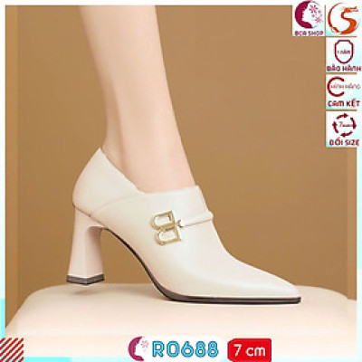 Giày bốt nữ cổ ngắn sang trọng 7 phân RO688 ROSATA tại BCASHOP êm chân cực kỳ và độc đáo với chữ B nổi bật