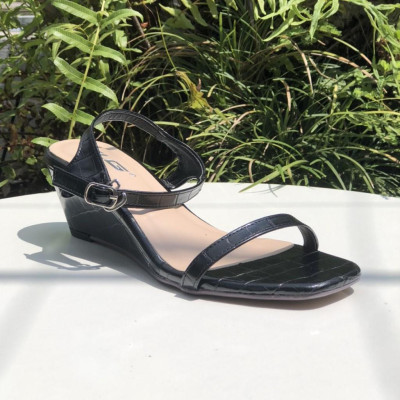 Sandal nữ đế xuồng hot trend  trẻ trung năng động 21417