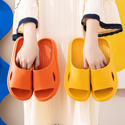 Dép xốp sọc đi trong nhà , trong văn phòng, nhà tắm ,  chống trơn trượt ,chống thấm nước , êm nhẹ ,mang lại cảm giác thoải mái cho người sử dụng