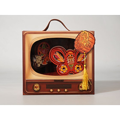 Hộp Quà Trung Thu Xanh IKACHI "Truyền Hình Tuổi Thơ" - Set 4 bánh, Tặng kèm bộ đồ chơi cá ngựa