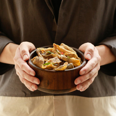 Da cá hồi trứng muối Salted Egg Salmon Skin 80g IRVINS