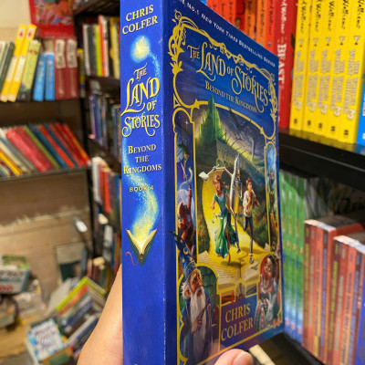 Sách - The Land of Stories: Beyond the Kingdoms by Chris Colfer | English Childrens Adventure Novel