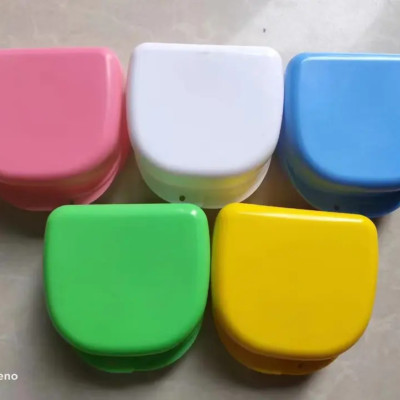 Hộp đựng khay niềng răng, hàm duy trì, chỉnh nha, máng nha khoa tiện lợi nhiều màu
