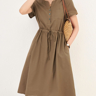 Đầm cao cấp Đũi Việt thiết kệ cổ V và dây rút sang trọng, trẻ trung da218